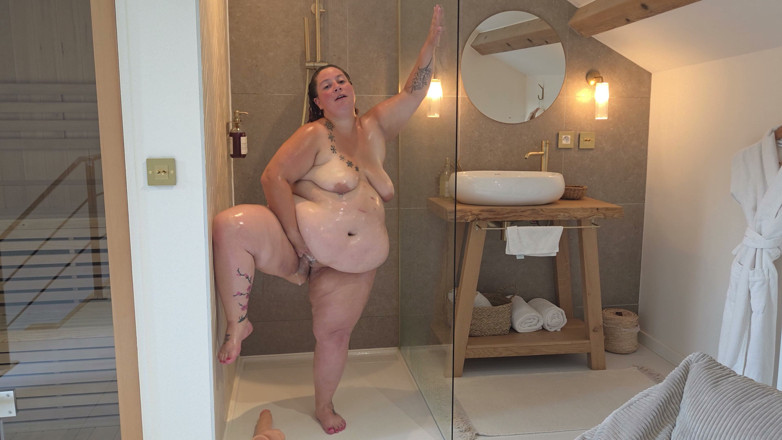 abricot sucree: I Masturbate in My Shower