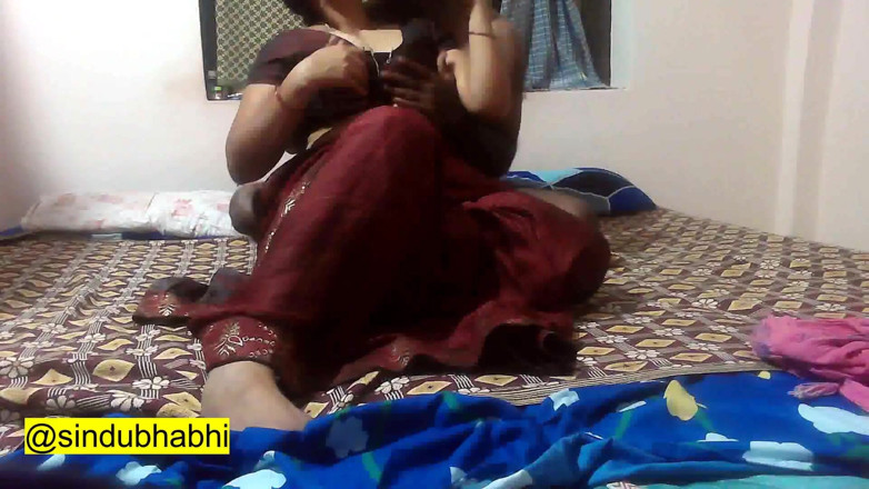 Sexy sindu: हॉट भारतीय महिलाएं साड़ी में चुदाई कर रही हैं