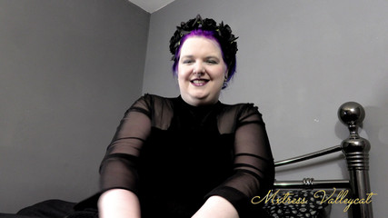 Mxtress Valleycat: Dominantní v mých minulých životech