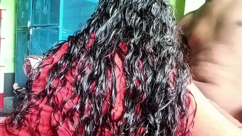 Deshi women: Video virale della bellissima studentessa indiana tasneem