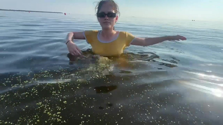 LuchCrush: Wow! Met My Younger Stepsister at the Beach, Teased in...