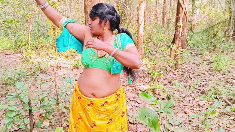Telugu honey lips: 야외 숲 섹스. 남편의 작은 자지를 따먹는 인도 바비. 텔루구 더러운 회담.