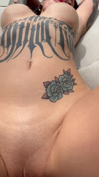 Il mio punto di vista con la ragazza tatuata mora parker skyes