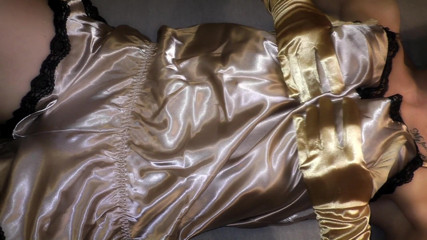 Satin Sex Couple: Mix version masques et sous-vêtements en satin