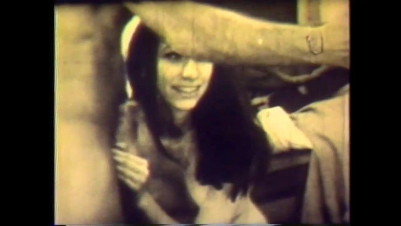 Vintage megastore: 異人種間のヴィンテージフォーサムのための2つの白いひよこから七十年代と大きな黒コック