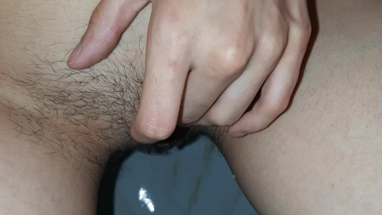 Lesbian-candys: Saya Kencing, Melancap Dan Pancutan Mani Pada Masa Yang Sama...