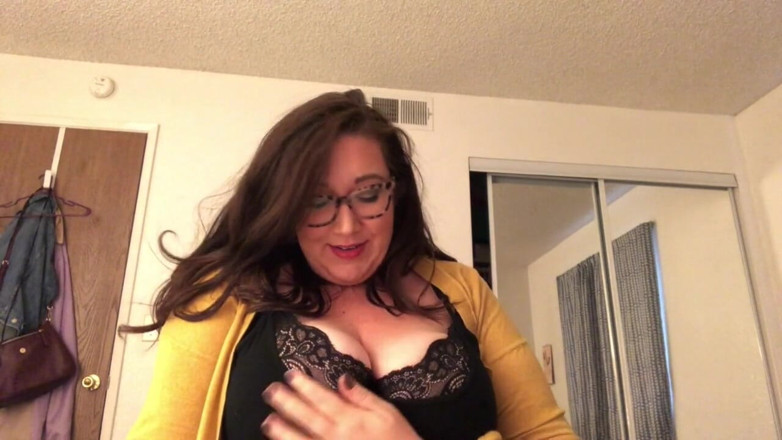 cutejayne: Šukám svou mámu prsatou bbw kamarádku
