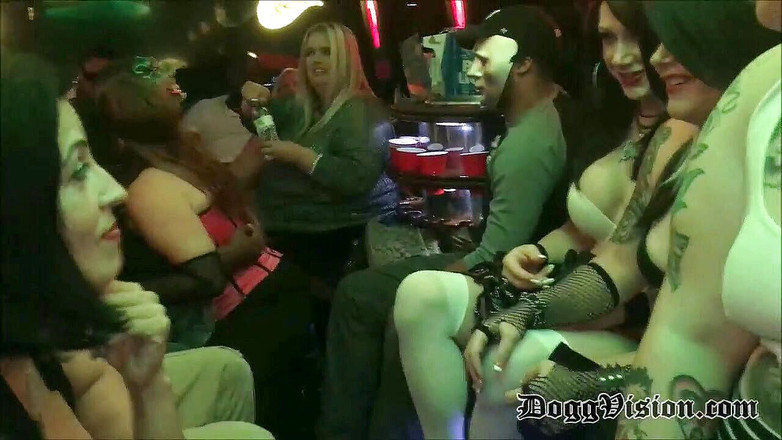 DoggVision: 極端な友人パーティーバスの狂気2017