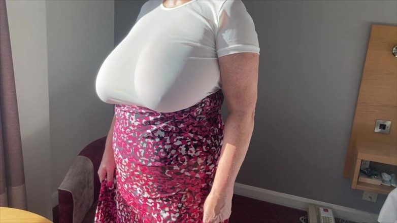 Aunty Sandra vintage girdle queen: Тітка Сандра роздягається для вас усіх