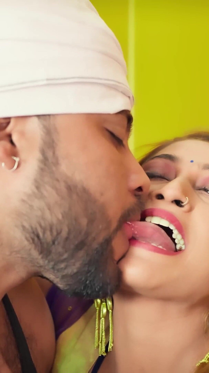 MR FUCKER: Milkman fucked hot big boobs bhabhi