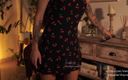 Effy Loweell studio: 身材完美的美丽Instagram模特脱下裙子，穿着性感内衣露出她壮观的身材
