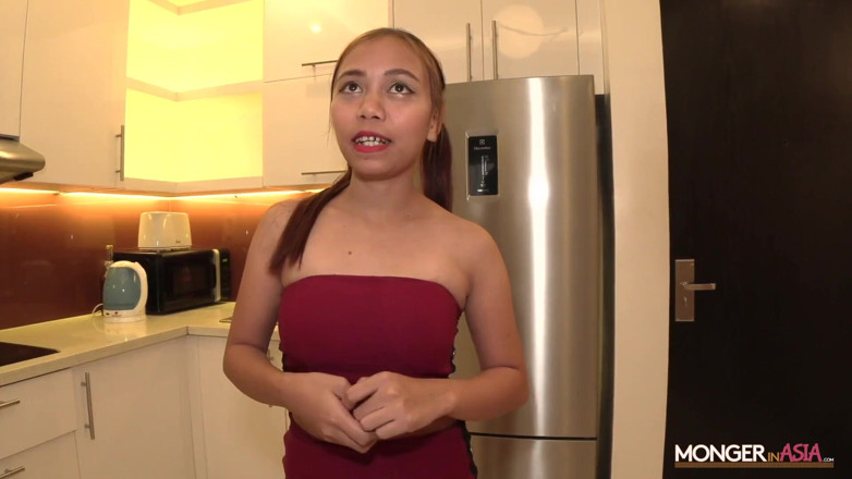 Monger In Asia: Sexy asijská bangmaid opouští rozhovor s creampie