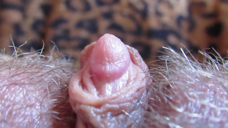 Cuteblonde666: Hard big clitoris in extreme close up