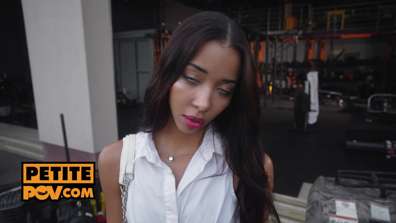 Petite POV: Pov - scopata pov con la troia biritrice Lia lin