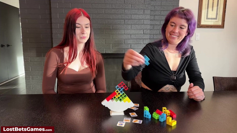 Lost Bets Games: Seksowne zabawki wychodzą jak gra strip jest wygrana
