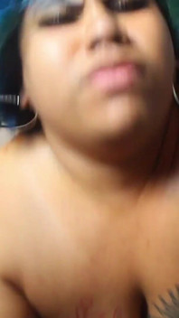 Glückliches mädchen Mo mit dem fro - hardcore-ficken, Squirting und multiple orgasmen mit einer sexy schwarzen bBW