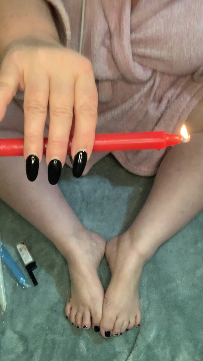 BlancaGirlBBW: Wosk moje stopy