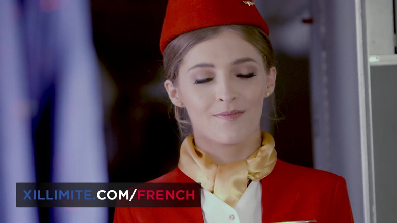French girls at work: ตอนที่ผู้โดยสารบนเครื่องบินกำลังพักผ่อน