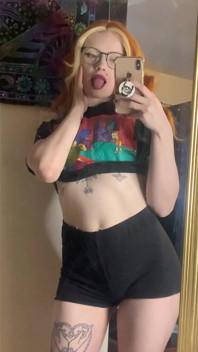 使用 Spookybarbiegrl 作为精液致敬