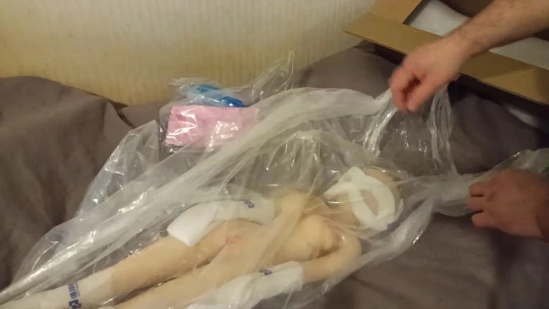 Uhri: Unboxing Aziatische mini-sekspop - Nicole 80cm