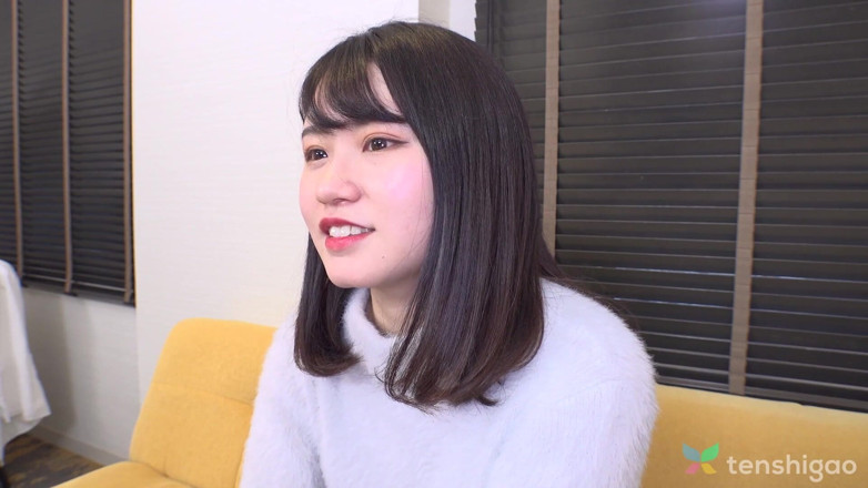 Tenshigao: 포르노 스타가 되고 싶어하는 Rui Adachi