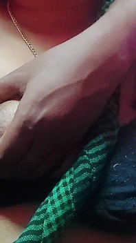 Mohini 乳白色亲爱的与德西男孩发生性关系