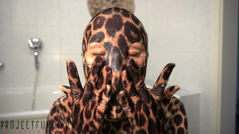 Projectsexdiary: Leo Zentai Catsuit zážitek z mokré vany končí hrou s...