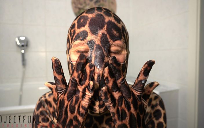 Projectsexdiary: Leo Zentai catsuit natte badkuipervaring eindigt met spermaspel met gezichtsmasker -...