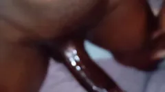 大黑屌在娘娘腔的屁股上射精