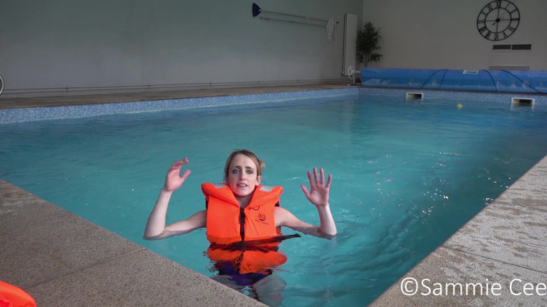 Sammie Cee: Porovnání záchranných vest MarinePool &amp; Helly Hansen