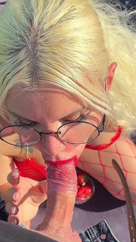 Pov - cewek semok ini nyepong kontol cewek semok ini sampai dicrot di dalam - pov