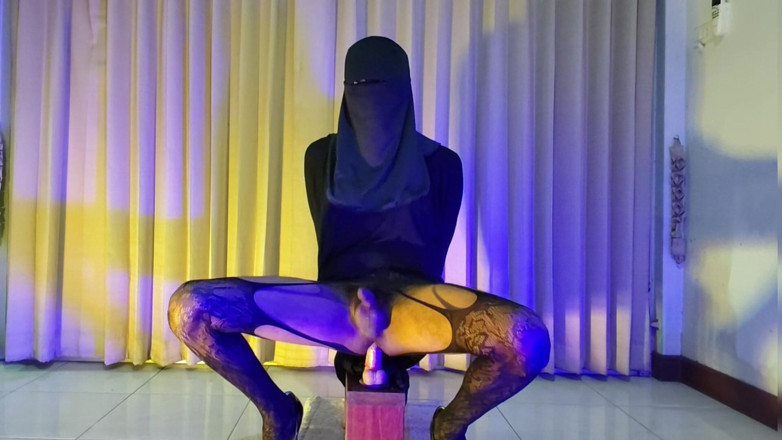 Mango49x: Muslim Hooker Learning to Fuck a Cock