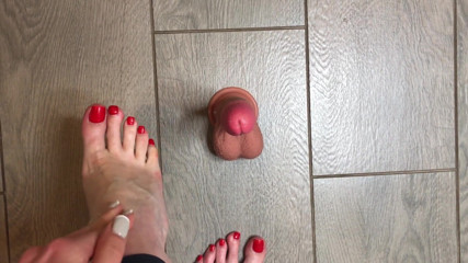 Homemade_Handjob: Sexy piedi scopata rossa gioca con un dildo