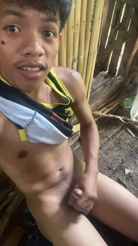 Outdoor Pinoy Twink Hook up- Wanking, Deep Blowjob & Mouth Cumshot