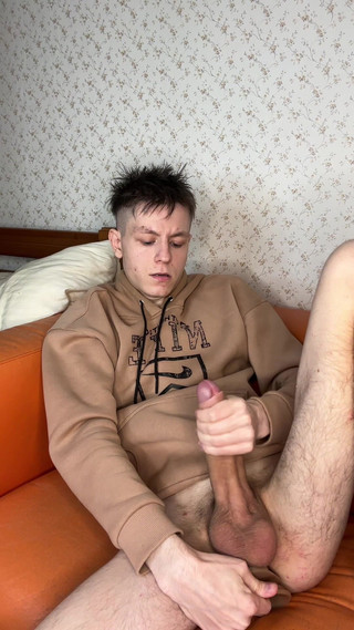 Morflot24: L’orgasme intense d’une petite jumelle