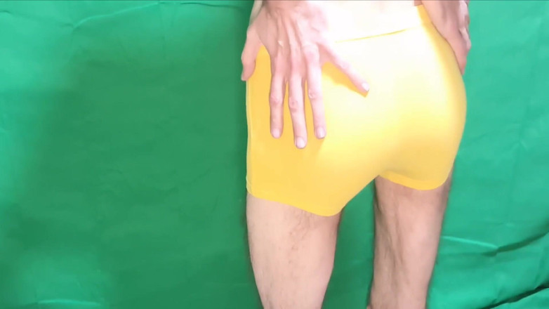 HeIsSooThin: Приміряти жовті чуваки