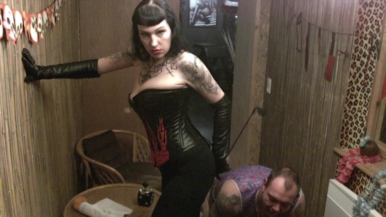 Domina Lady Vampira - SM Studio Femdom Empire: Наблюдалась и наказана госпожой с кожаной облавкой