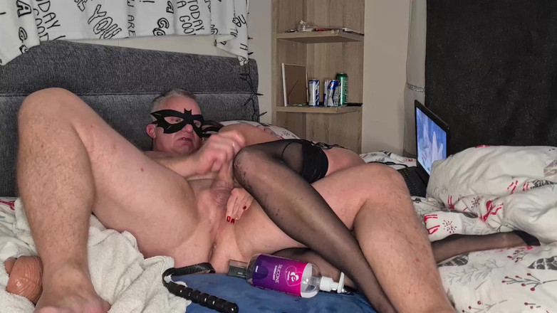 Anal Fetish Couple: Amateur Couple Masturbate in Front of Each Other While Watching...