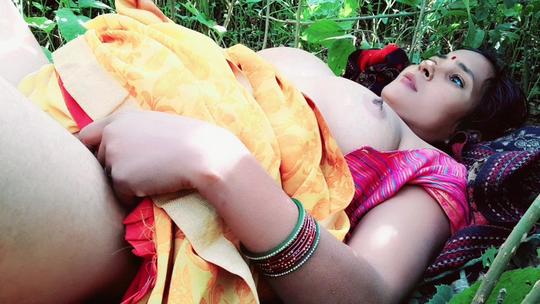 Renudbf: La ragazza indiana appena sposata vuole fare sesso all'aperto audio...