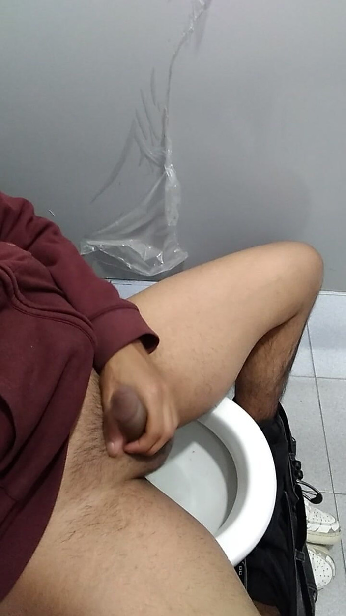 AlexAlejandro13: Praca podczas spaceru w łazience