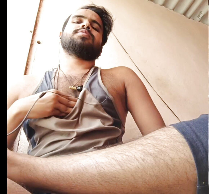 IsmaatDeva: Ismaatdevaはホーリーファックを感じる