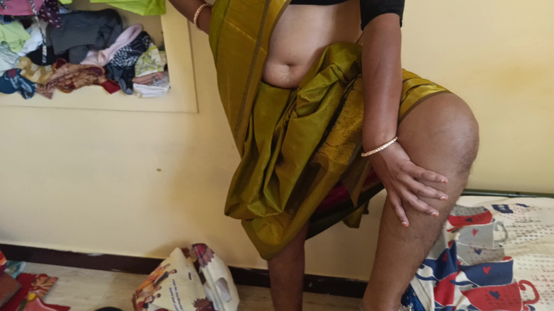 Apple baby: Bà nội trợ hài hước lãng mạn và làm tình