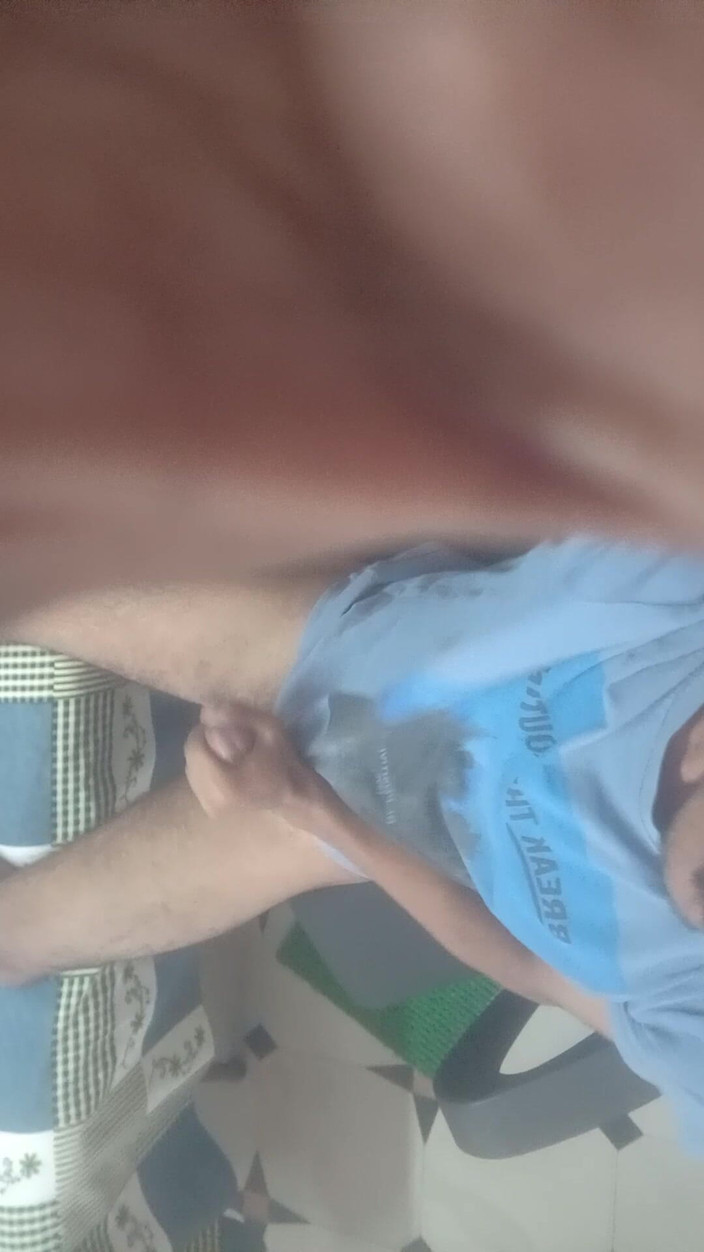 Suhas: Sozinho deseja masturbação