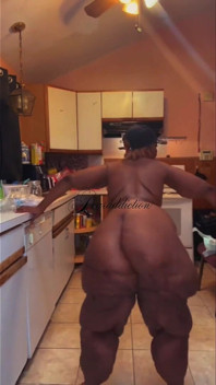 Twerking in bagno