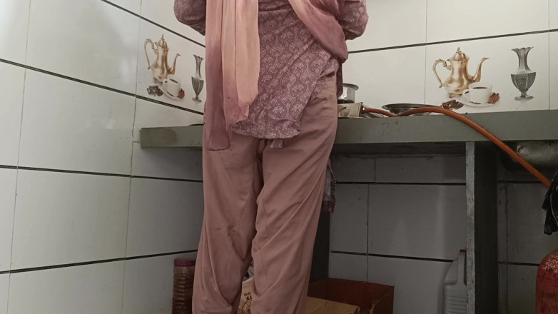 Bhabhi UP: Divertimento con Bhabhi Ji in cucina