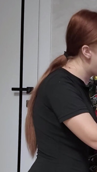 My Stepsister Gave Me a New Year's Gift: Sucking My Dick Near the Christmas Tree. Xkeryb