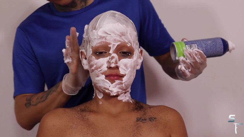 Shave Flix: Karla