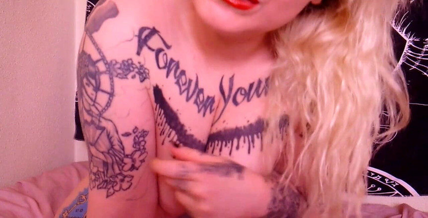 Estrella Steam: Blonde Tattoo