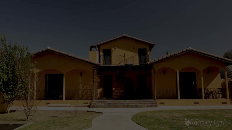 Mommy's Girl: Мамина дівчина - неслухняна мамка Кеті Морган не може встояти перед тугою пиздою падчерки Морган Рейн