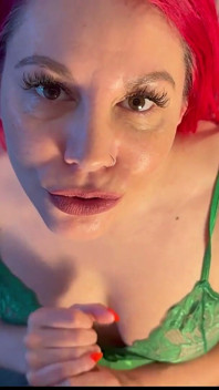 Bratty Tickles & Cái nhìn ivy độc hại sultry của cô ấy với pov handjob